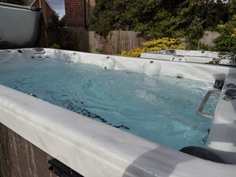 guide hot tub cleaning